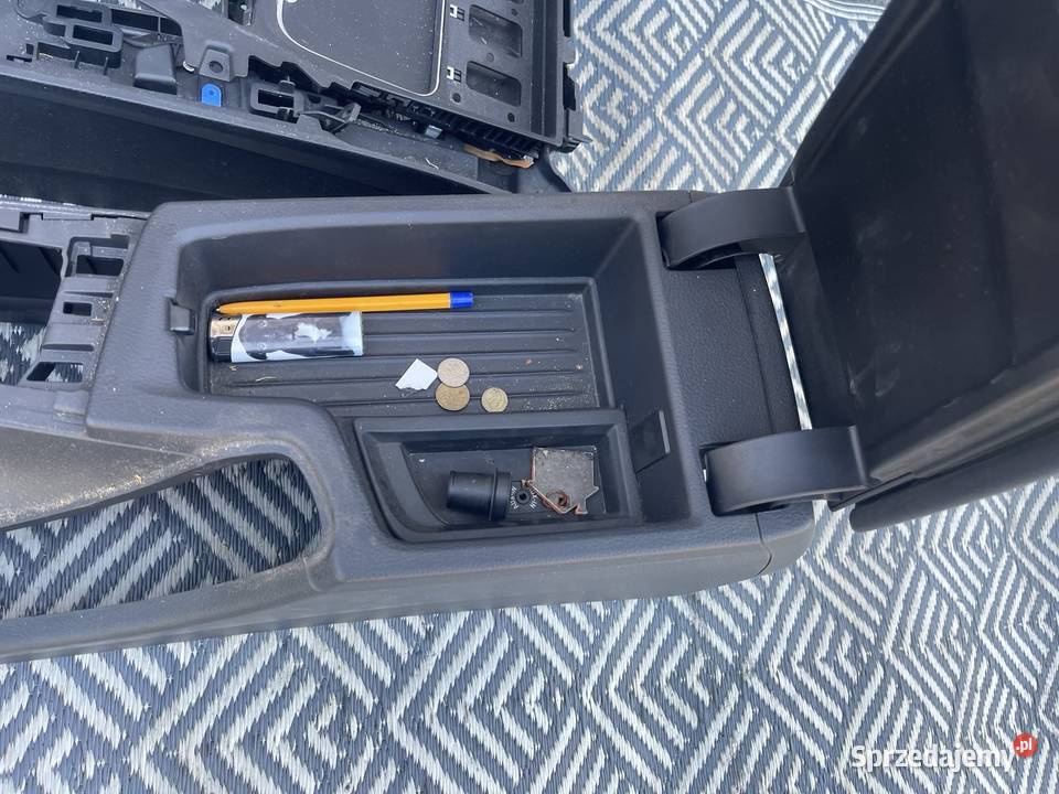 Podłokietnik skóra BMW F30 F31 Europa Podłokietniki Stalowa Wola sprzedam