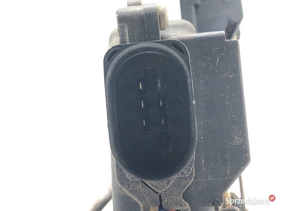 ZAMEK DRZWI PRAWY TYŁ AUDI A6 C5 Kombi 9705 Zamki, wkładki i kluczyki