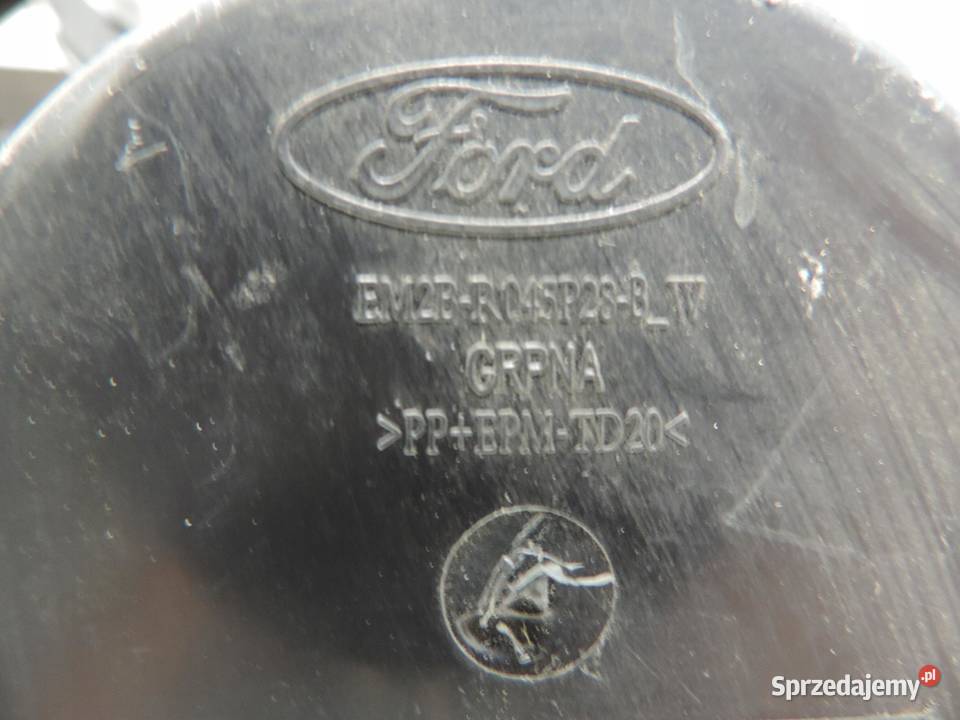 RAMKA PANEL BIEGÓW FORD EDGE EM2BR045P28BW