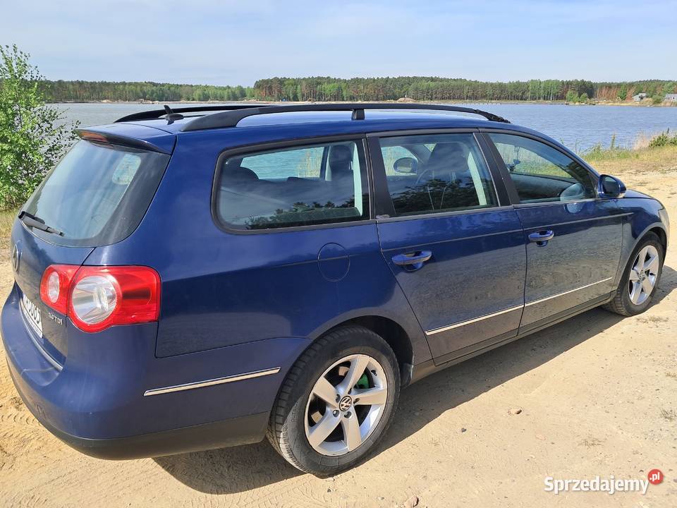 Volkswagen Passat B6 20 TDI Kombi granatowy