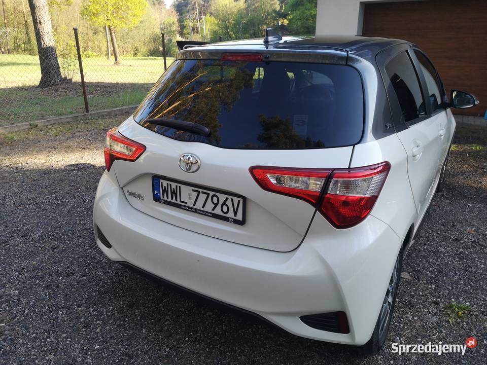 Toyota Yaris biała perła Y20