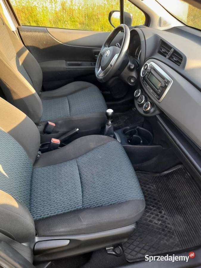 Toyota yaris 10 VVTi 2012r 188 klima 2 komplety