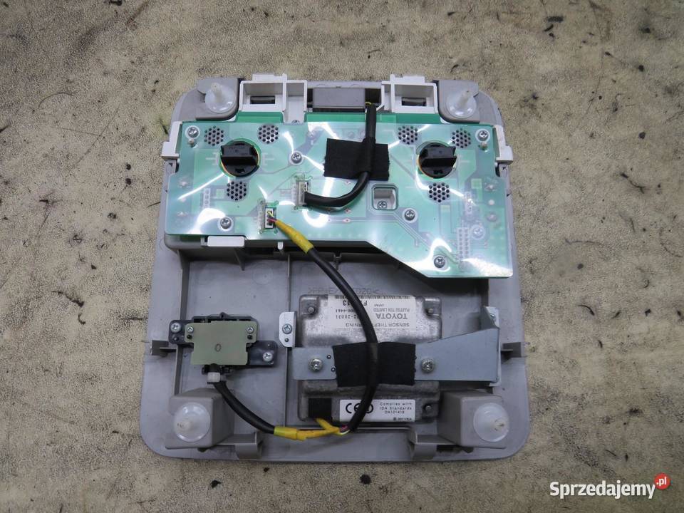 LAMPKA OŚWIETLENIA KABINY AVENSIS T29