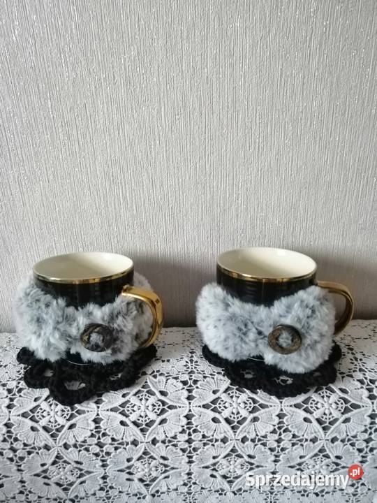 Zestaw 2 kubków z ocieplaczami i podkładkami Porcelana i szkło Katowice
