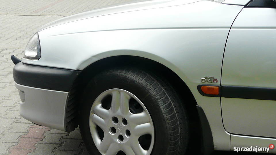Toyota Avensis T22 Diesel 2000r srebrny Kraków