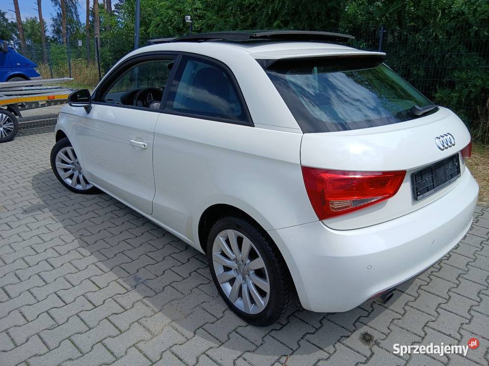 Audi A1 16tdi Bixenon Panoramadach 1lakier diesel Dobrzyca