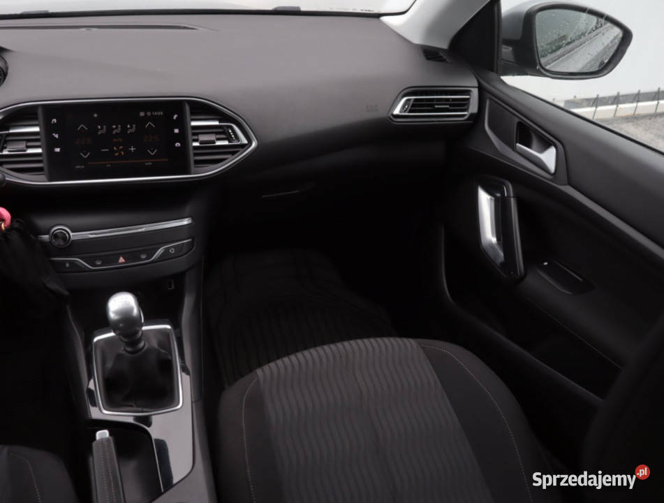 Peugeot 308 15 BlueHDi światła przeciwmgielne Lublin