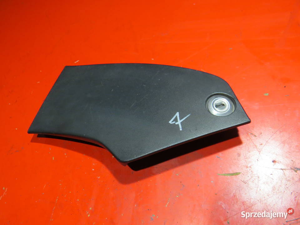 HONDA DEAUVILLE NTV 650 RC47 01 klapka schowka mazowieckie