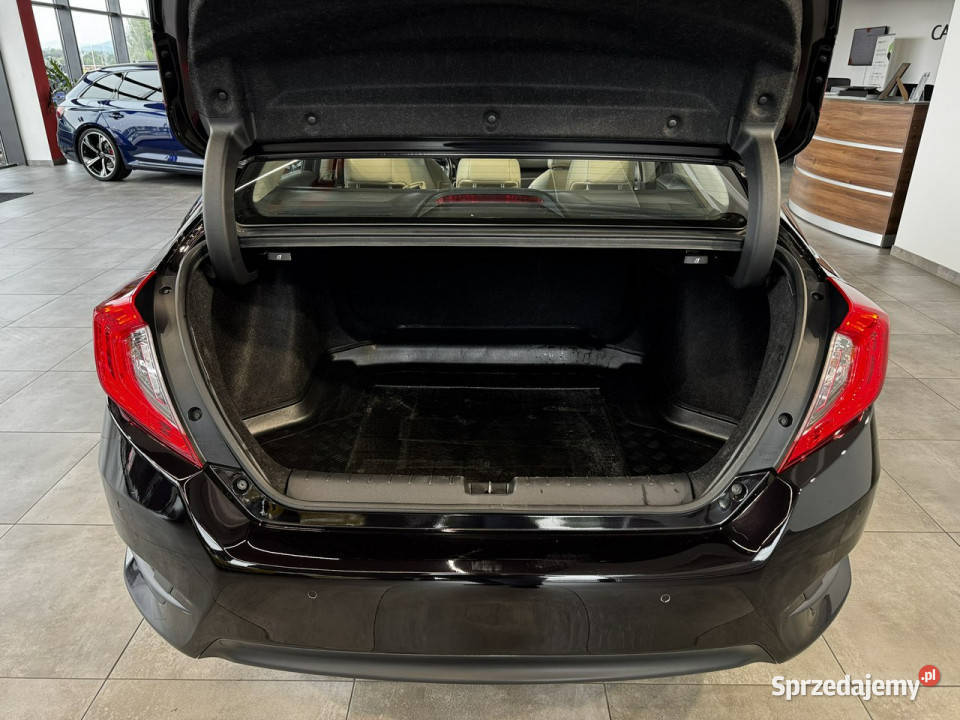 Honda Civic Executive 15Turbo 182 M6 20172018 r Civic Myślenice