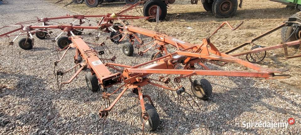 Przetrząsarka karuzelowa Fella Zgrabiarki i przetrząsacze Krzyż Wielkopolski