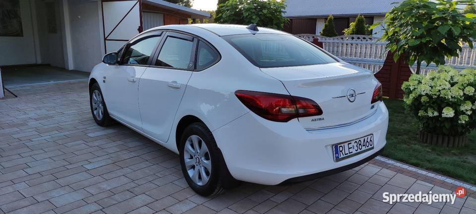 Opel Astra J 16 benzyna 2018 8500 przebiegu Leżajsk