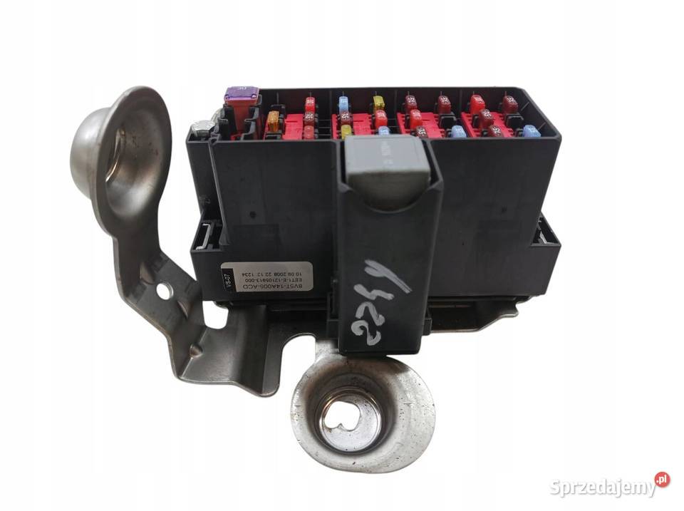 SKRZYNKA BEZPIECZNIKÓW 8V5T14A005ACD Ford Fiesta