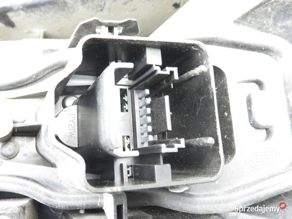 LAMPA LEWA TYLNA RENAULT SCENIC II LIFT 164223 osobowe Lampy tylne