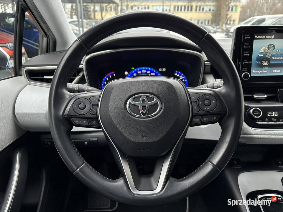 Toyota Corolla 18 HSD COMFORT TECH salon Polska kamera cofania Warszawa