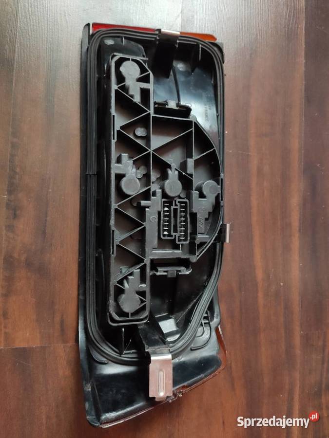 Lampa tylna lewa Peugeot 309 oryginalna AXO śląskie Jaworzno sprzedam