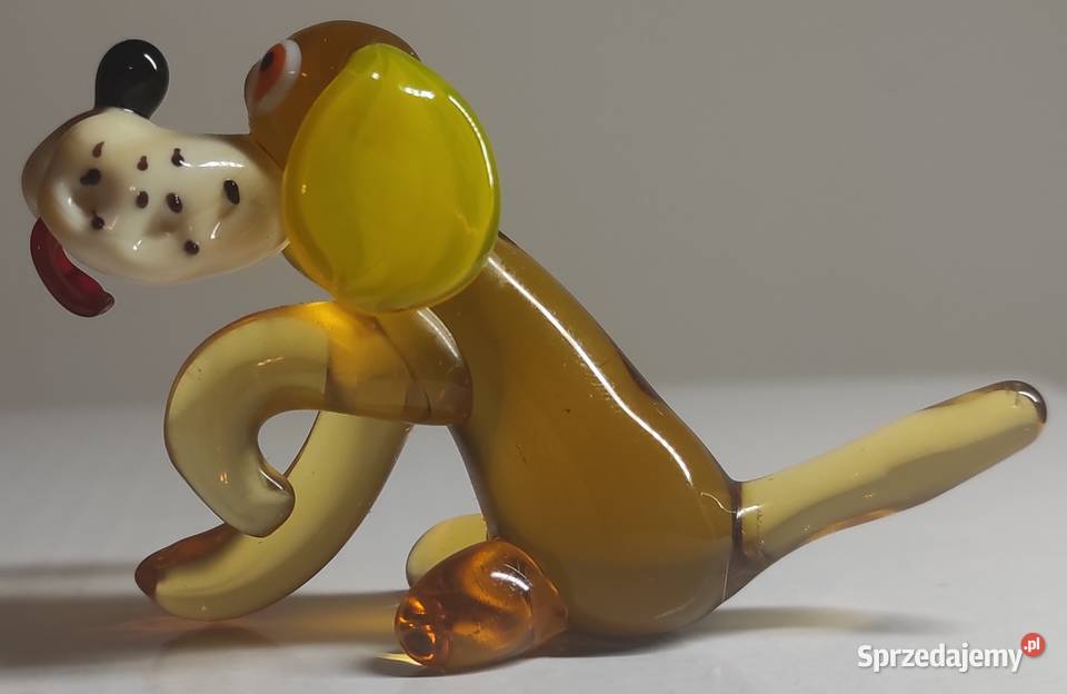 Szklany pies ze szkła kolorowy szkło artystyczne Warszawa