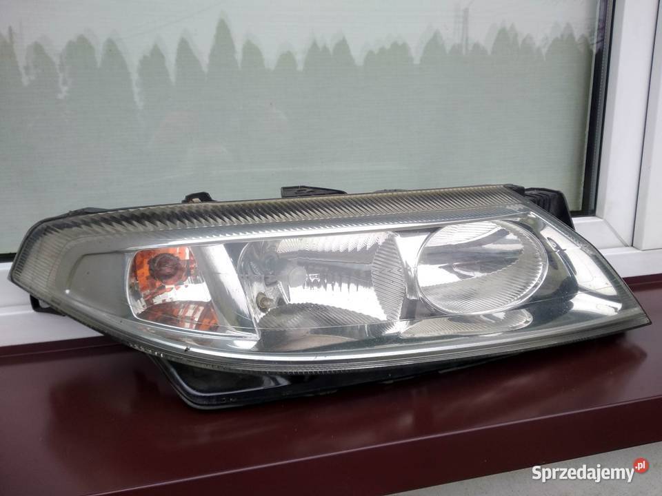 Renault Laguna 2 II lampa przednia prawa osobowe Sieradz sprzedam