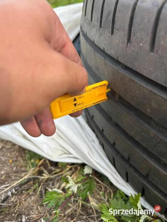 Oryginalne felgi aluminiowe Toyota 17 opony Bobowo sprzedam