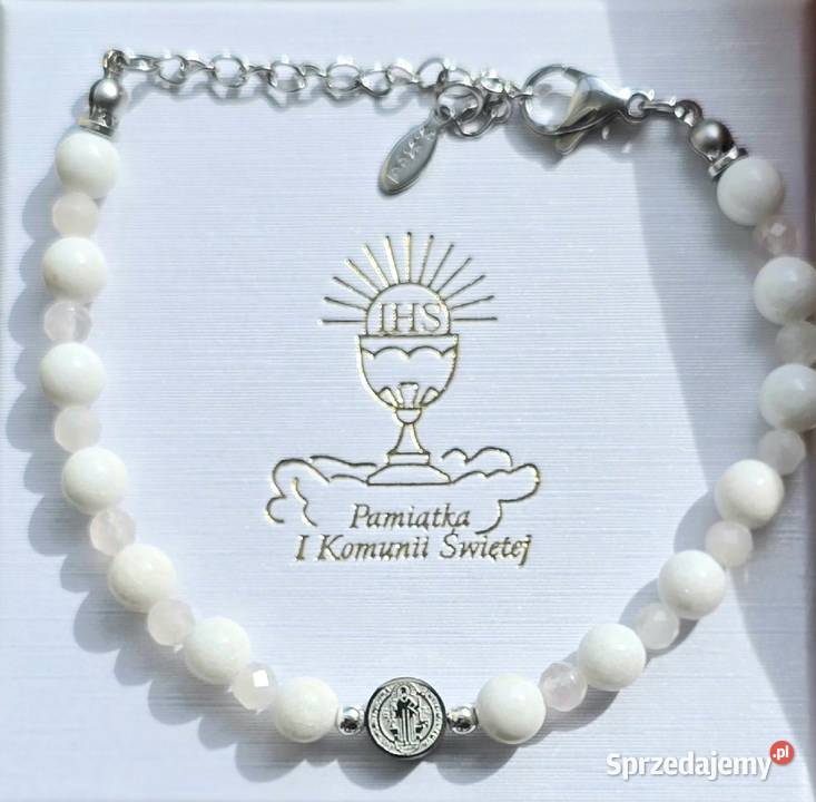 Ostatnie sztuki pięknekomunijne pudełko i Warszawa