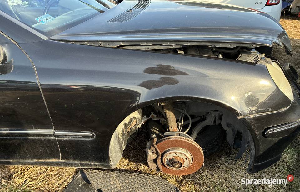 Błotnik Prawy Przód Mercedes W203 Motoryzacja