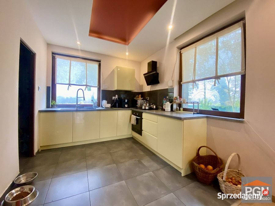 Dom wolnostojący do sprzedania Trzebiatów 225m2 sprzedam