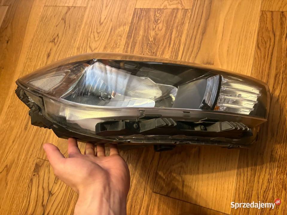 Sprzedam lampe Kia Rio IV 4