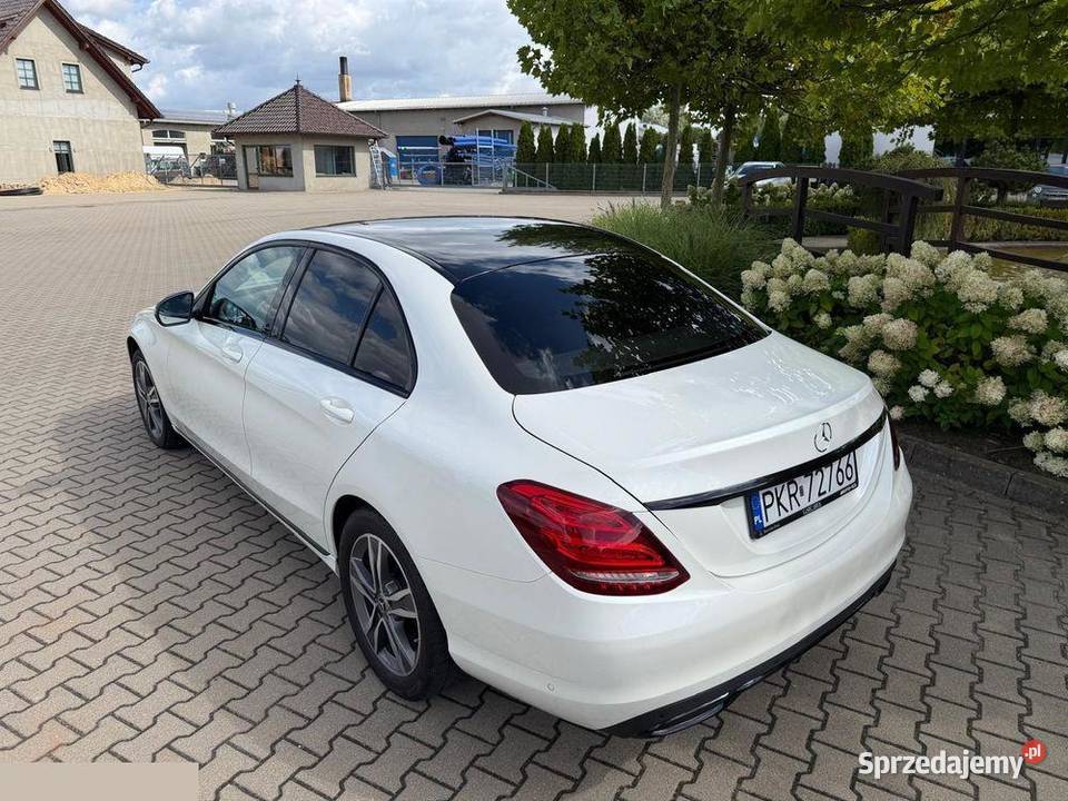 Mercedes C200 benzyna 7GTRONIC Exclusive 184