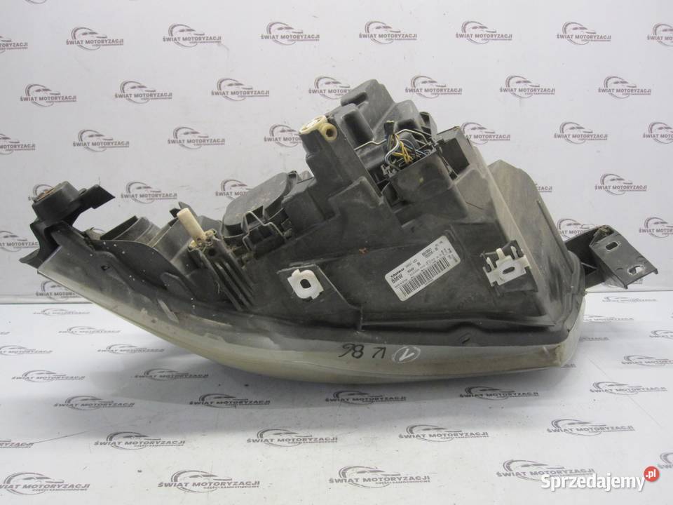 BMW E91 LIFT 11r lampa prawa przód 7202576