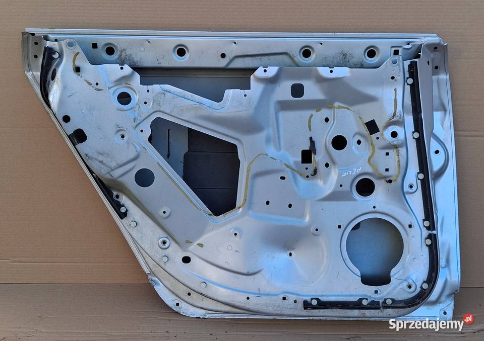 AUDI A6 C6 DRZWI LEWY TYŁ LEWE TYLNE Bieleń