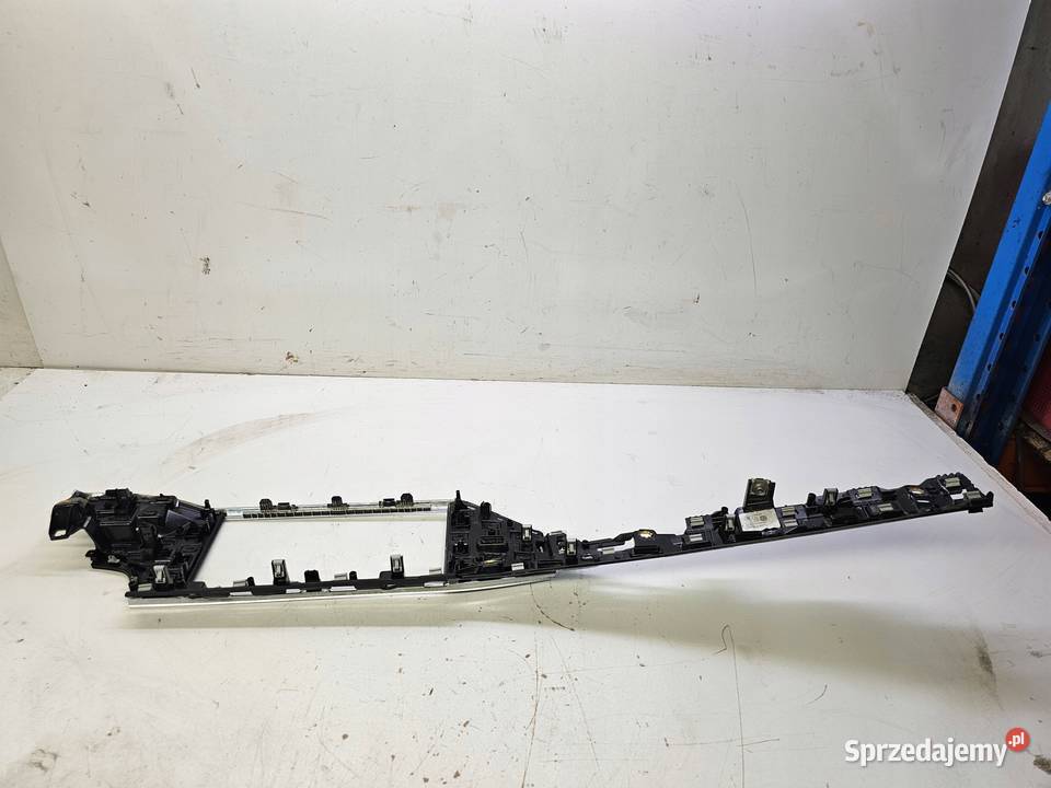 DEKOR KONSOLI DESKI PRAWY AUDI Q3 F3 83B853190A Przystajń sprzedam