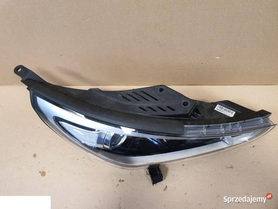 Hyundai i30 III reflektor prawy przód lekko osobowe sprzedam