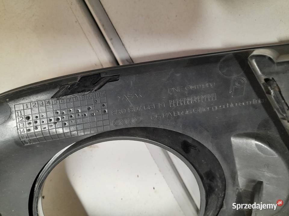 AUDI Q5 KRATKA ZAŚLEPKA ZDERZAKA LEWA 8R0807681M Goleniów