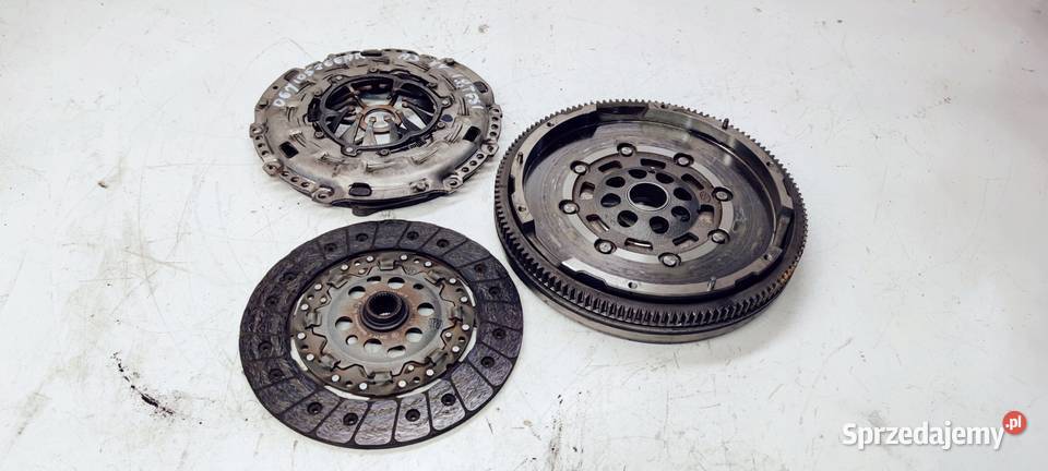 SPRZĘGŁO KOŁO DWUMAS AUDI A3 8V 18 06J105266AK osobowe Przystajń sprzedam