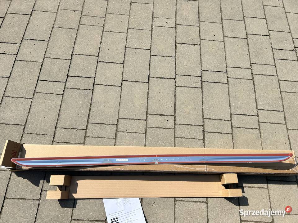 Listwa chromowa bagażnika CRV 2012 Rok produkcji 2012 sprzedam