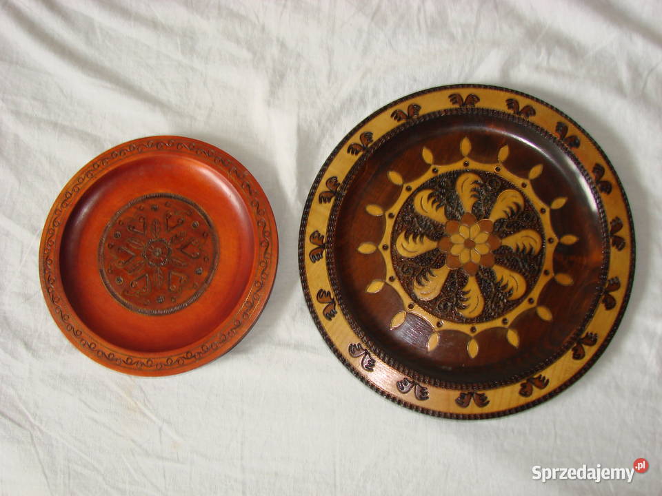 drewniany talerz dekoracyjny PRL Rękodzieło