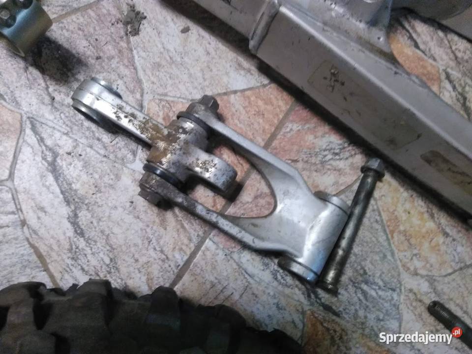 rama półki sztyca zbiornik i inne części Suzuki sprzedam