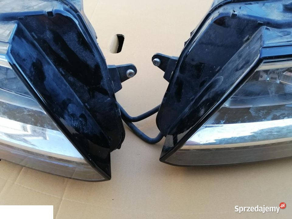 VOLKSWAGEN TIGUAN 2018 REFLEKTORY PRZOD KOMPLET osobowe Kozubszczyzna