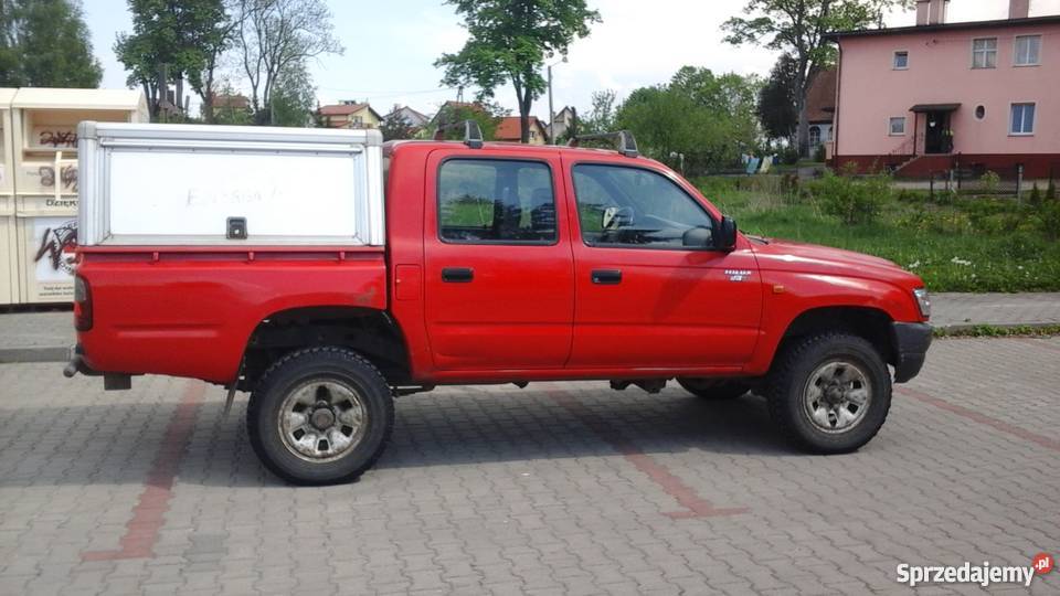 Toyota Hilux 4x4 4 drzwi polski salon 2002r warmińsko-mazurskie Biskupiec-Kolonia Druga