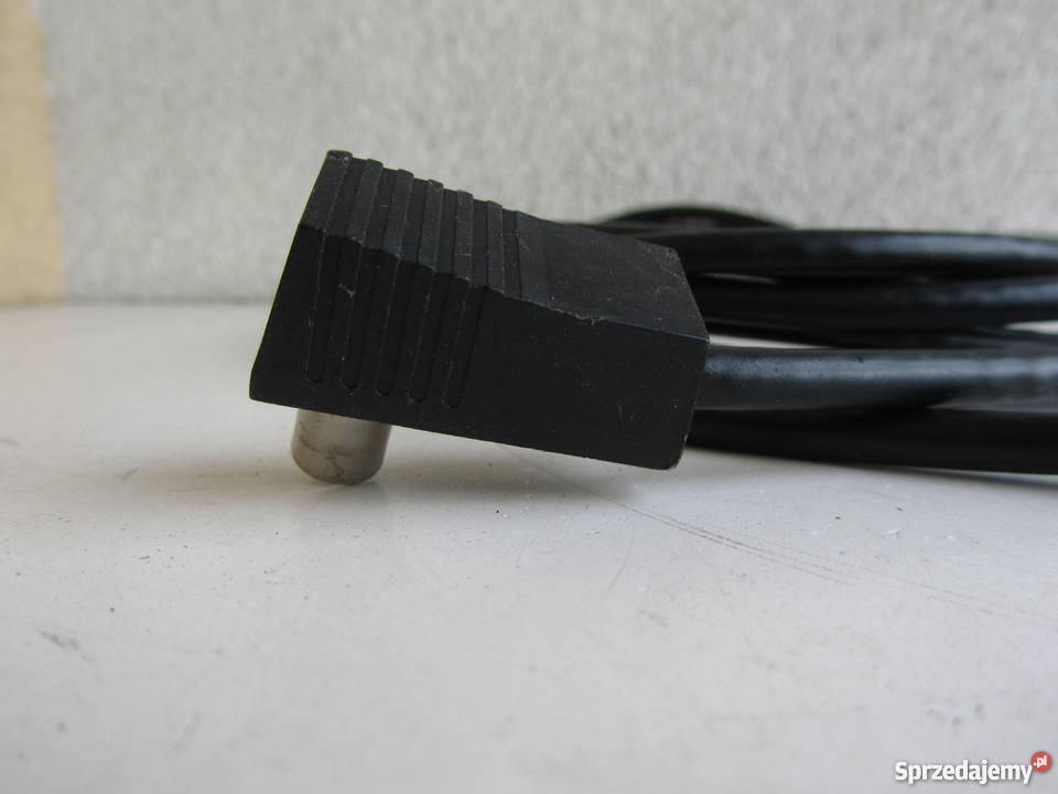 Kabel TV czarny antenowy wtyk kątowywtyk Olecko