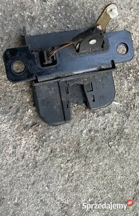VW GOLF IV 4 ZAMEK KLAPY Klapy bagażnika Zambrów