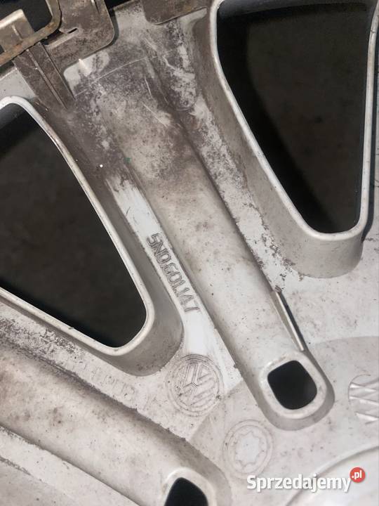 KOŁPAK ORYGINALNY 16 VW TIGUAN 5N0 5N0601147 śląskie Kozy