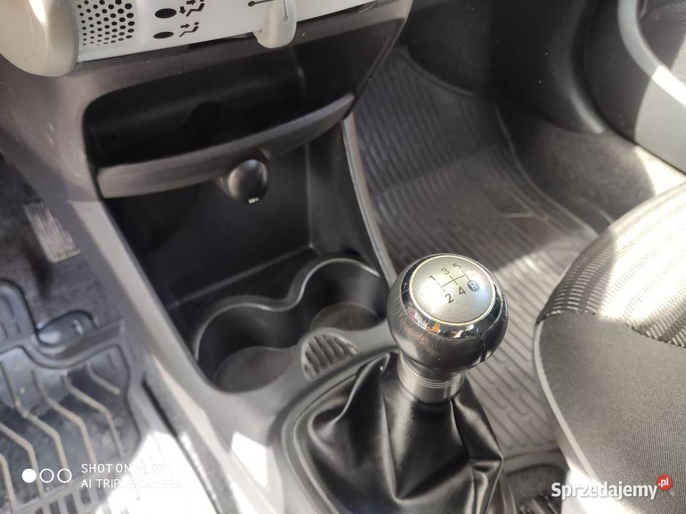 Peugeot 107 2013r benzyna 104 serwis światła przeciwmgielne Rzeszów sprzedam