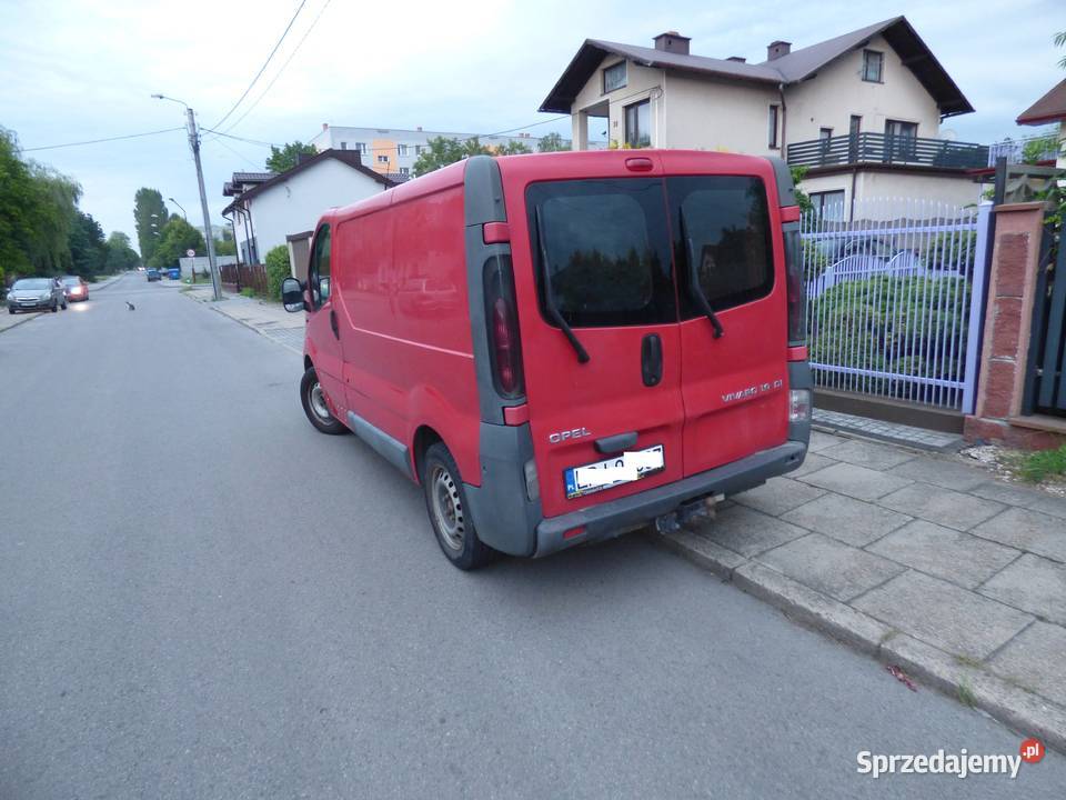 Opel Vivaro furgon 3 osobowy 2001 czerwony Furgony Częstochowa