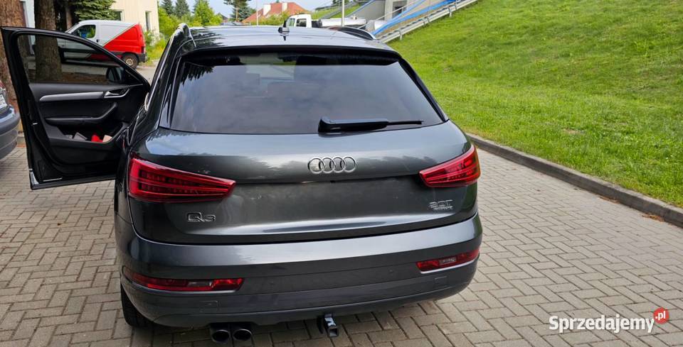 Audi Q3 AUDI Q3 20 benzyna 200 niski przebieg