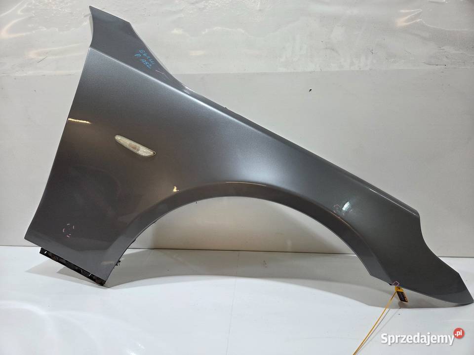 BŁOTNIK PRAWY PRZEDNI BMW E60 E61 A527 SPACEGRAU Strzyżewice