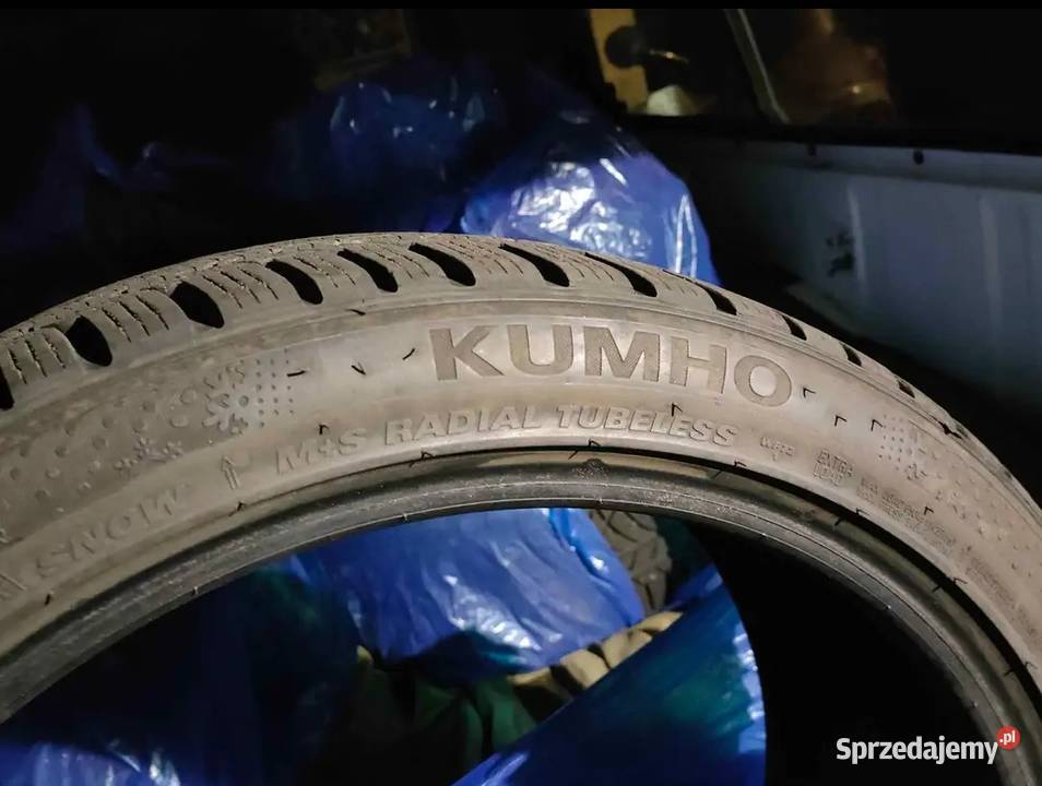 opony KUMHO WinterCraft 225/40 r19 93v