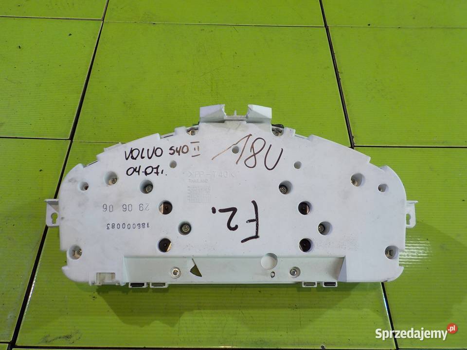 VOLVO S40 II 06r licznik zegary 30710071 Suków