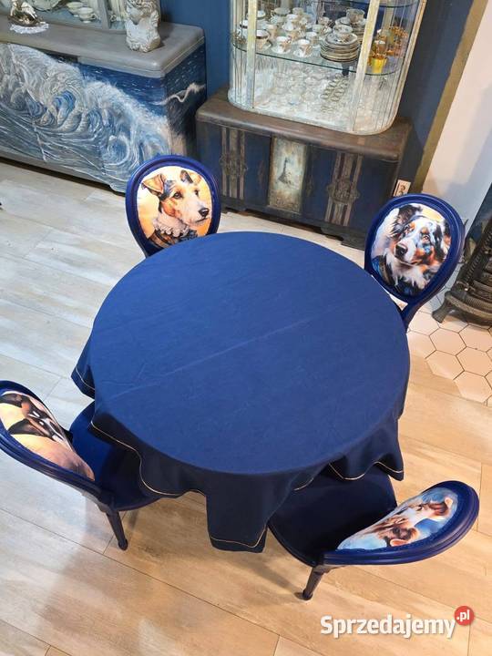 Krzesla stylizowane Motywem pięknych psów Szembekowo sprzedam