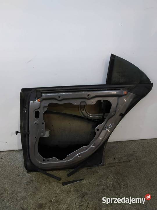 DRZWI PRAWE TYŁ W118 MercedesBenz CLAklasa II