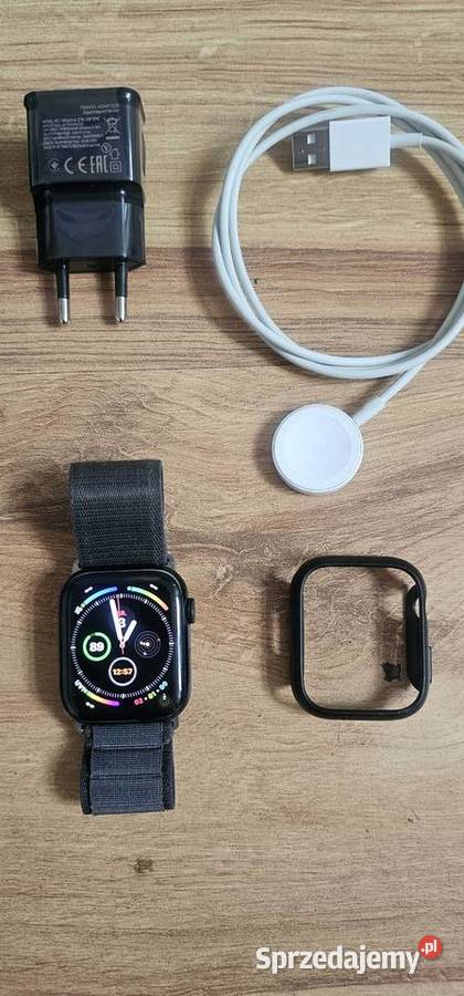 Apple Watch Series NIKE 7 GPS 45 mm Czarny